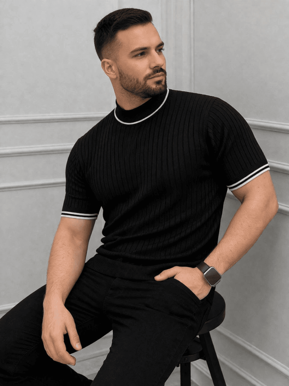 Erkek Fitilli Triko Dokuma Kısa Kol Tişört Yarım Boğaz Modern Yazlık T-Shirt - Siyah — görsel 1 / 4