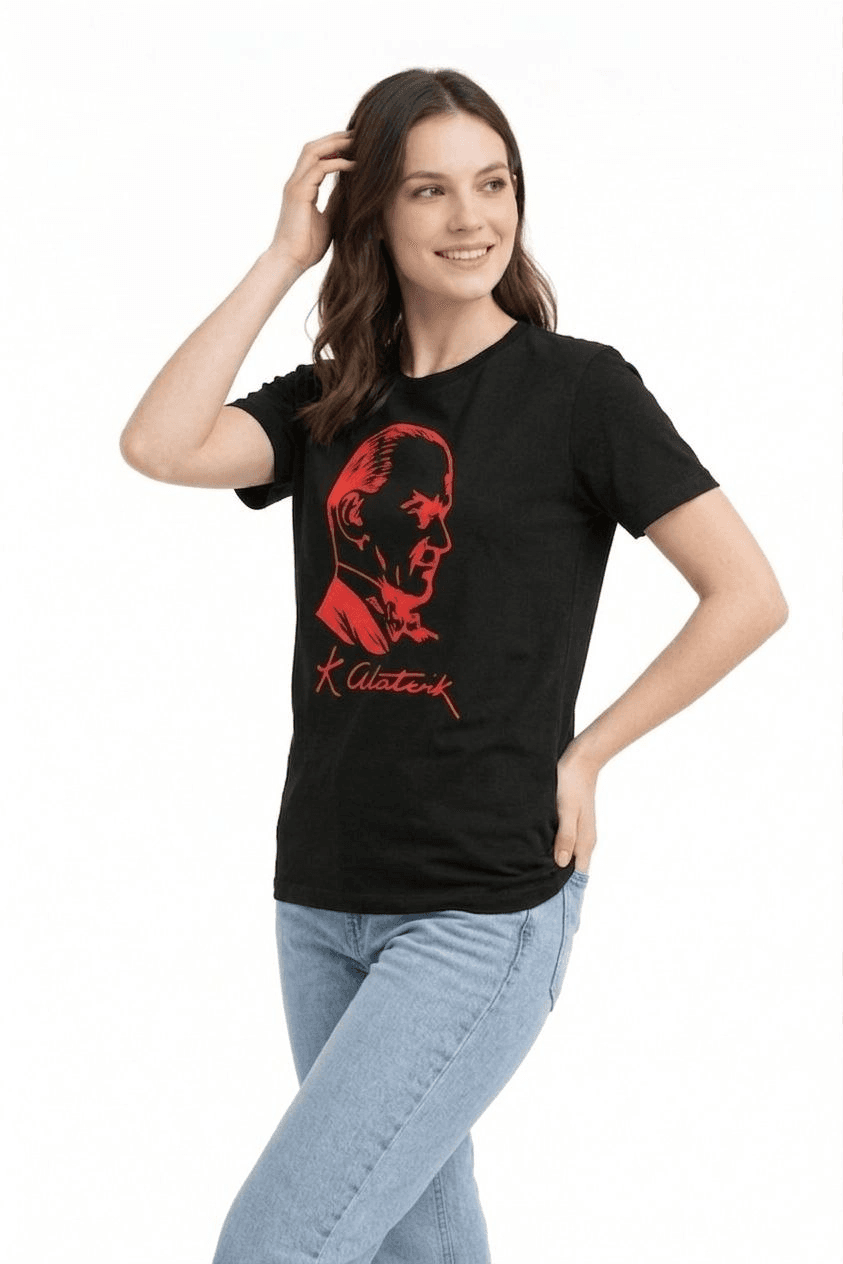 Kadın Atatürk Baskılı Tişört Kısa Kollu Bisiklet Yaka T-Shirt - Siyah — görsel 1 / 3