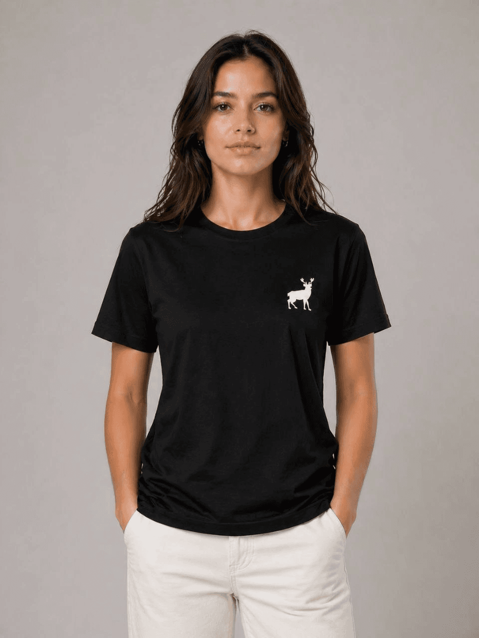 Kadın Minimal Geyik Logolu Tişört Bisiklet Yaka Kısa kol Yazlık T-Shirt - Siyah — görsel 1 / 5