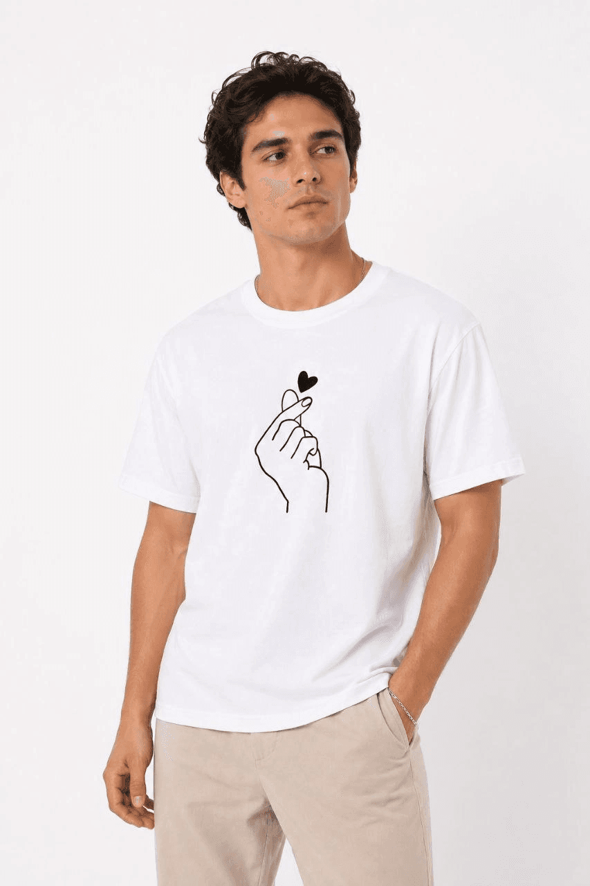 Erkek Kore Parmak Kalp Aşk Temalı Minimal Baskılı Tişört Yazlık Kısa Kol T-Shirt - Beyaz