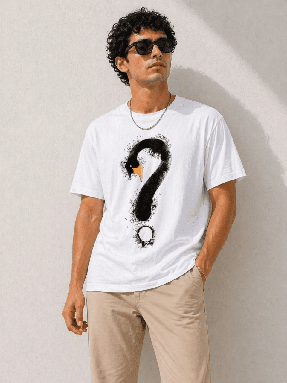 Erkek Kuğu Figürlü Soru İşareti Baskılı Tişört Kısa Kol T-Shirt - Beyaz — görsel 1 / 2