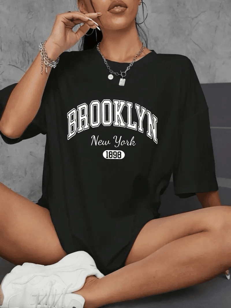 Kadın Brooklyn Baskılı Tişört Kısa Kol Bisiklet Yaka Oversize T-Shirt - Siyah — görsel 1 / 5
