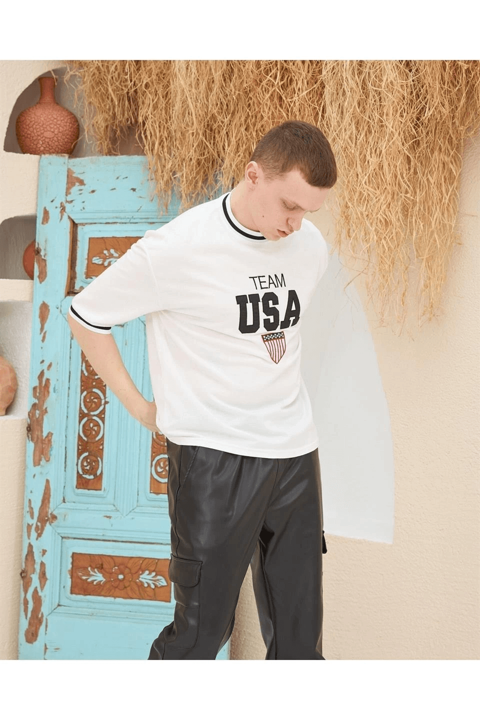 Erkek Bisiklet Yaka Tişört Nakış İşlemeli Kısa Kol Oversize T-Shirt - Beyaz — görsel 1 / 3