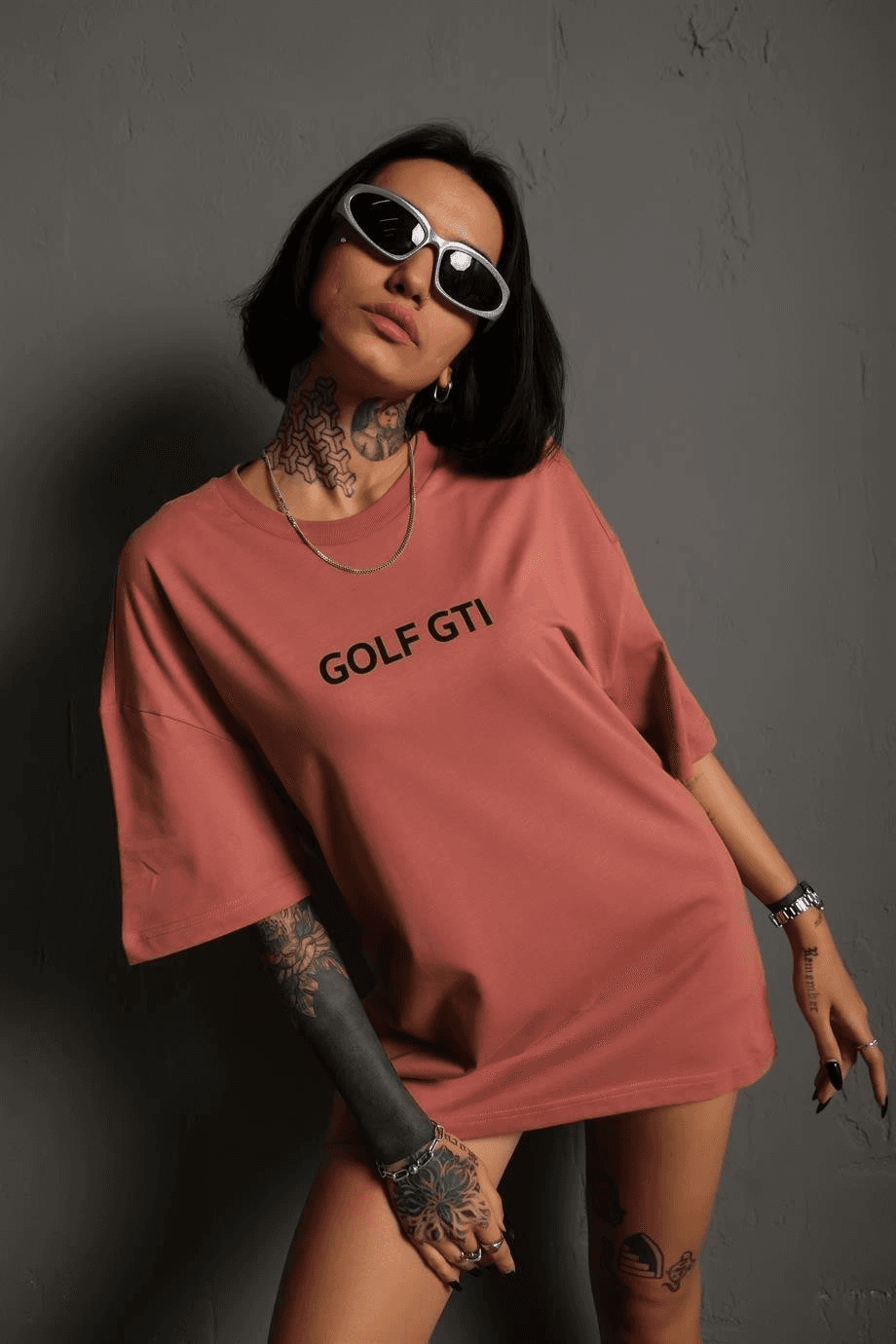 Kadın Oversize Tişört Golf GTI Retro Araba Baskılı T-shirt - Gül Kurusu — görsel 1 / 5