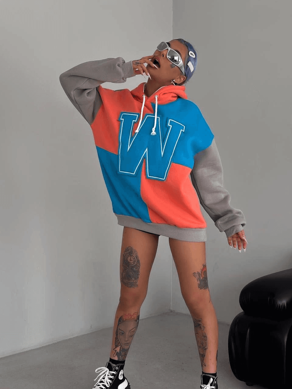 Kadın W Nakış İşlemeli Kapüşonlu 3 iplik pamuklu Parçalı Sweatshirt Hoodie - Mavi