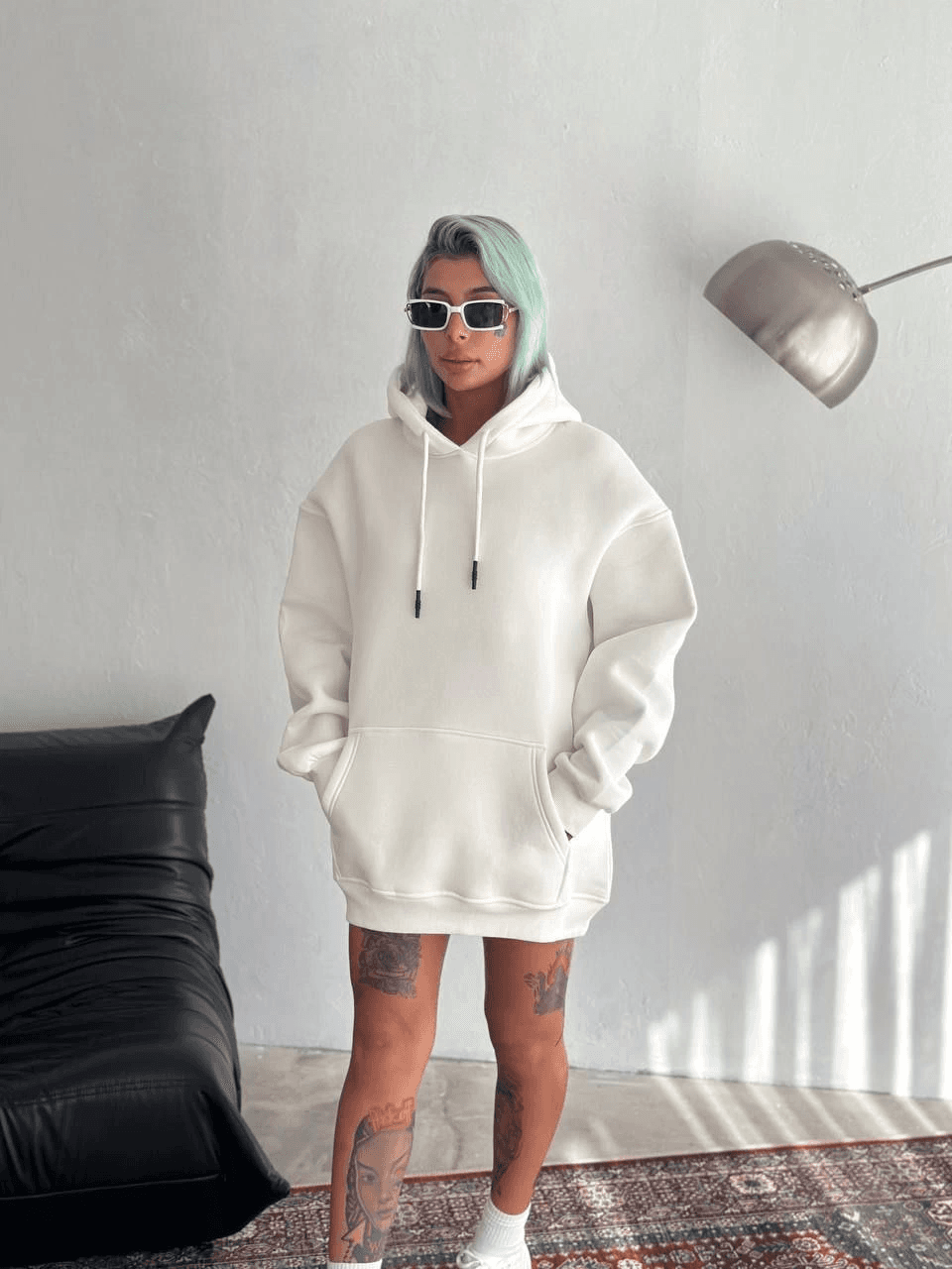 Kadın Kapüşonlu Kanguru Cepli 3 İplik Pamuklu Oversize Hoodie Sweatshirt - Beyaz