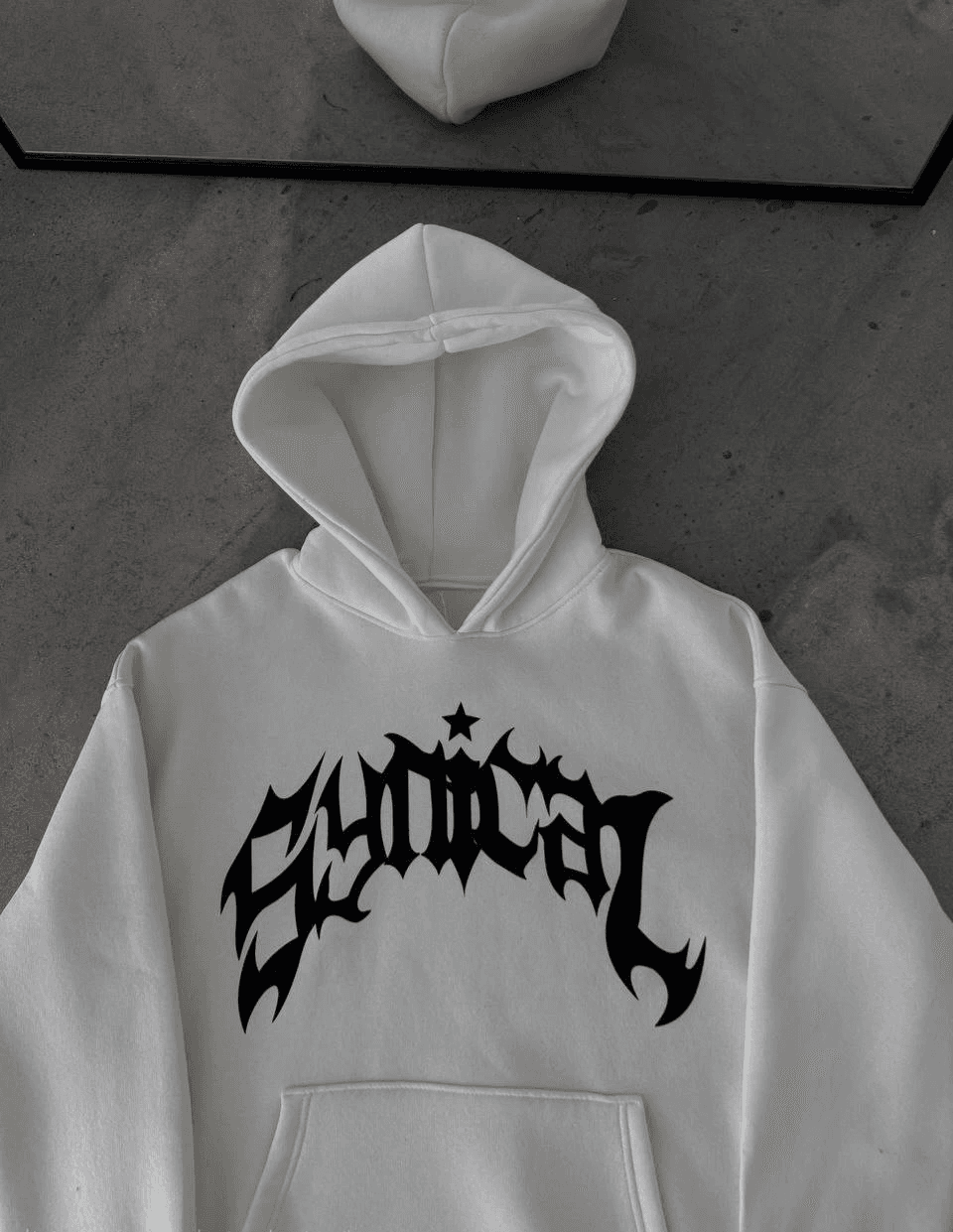 Kadın Kapüşonlu Kanguru Cepli Sweatshirt 3 İplik Pamuklu Baskılı Hoodie - Beyaz