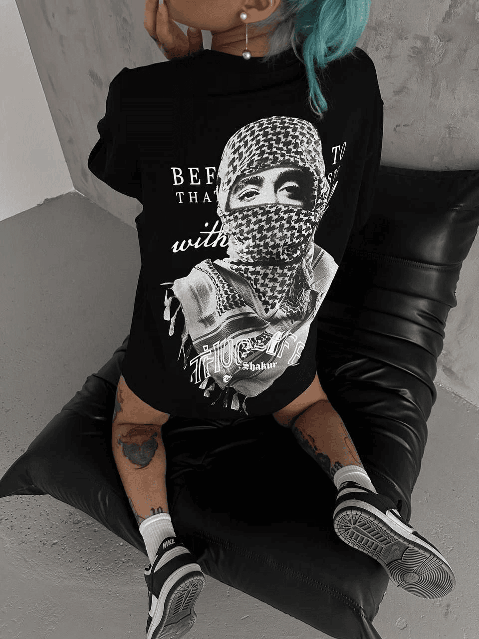 Kadın Kısa Kol Tişört Bisiklet Yaka Filistin Poşülü Baskılı T-Shirt - Siyah — görsel 1 / 5