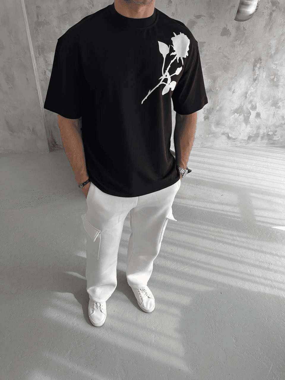 Erkek Kısa Kol Tişört Bisiklet Yaka GÜL Baskılı Oversize T-Shirt - Siyah