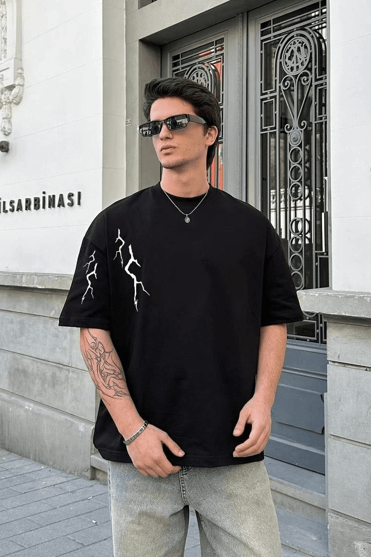 Erkek Kısa Kol Tişört Bisiklet Yaka Yıldırım Baskılı Oversize T-Shirt - Siyah — görsel 1 / 2