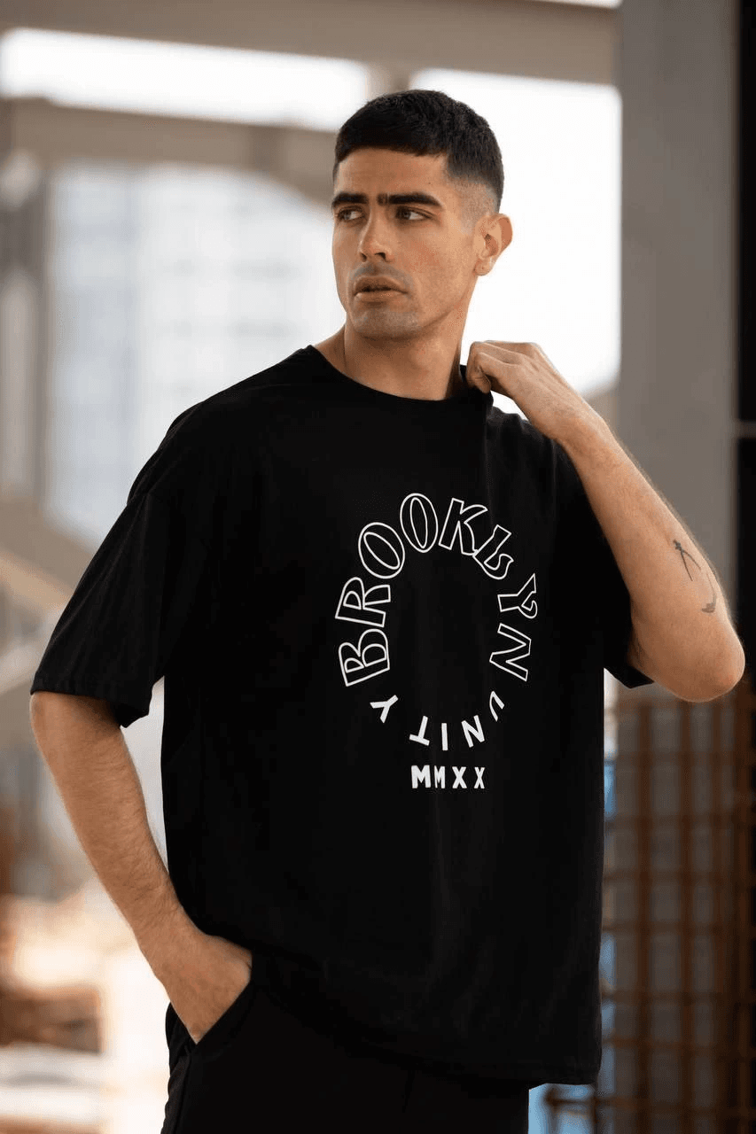 Erkek Baskılı T-Shirt Kısa Kol Bisiklet Yaka Regular Fit Rahat Kalıp Günlük Tişört - Siyah — görsel 1 / 5