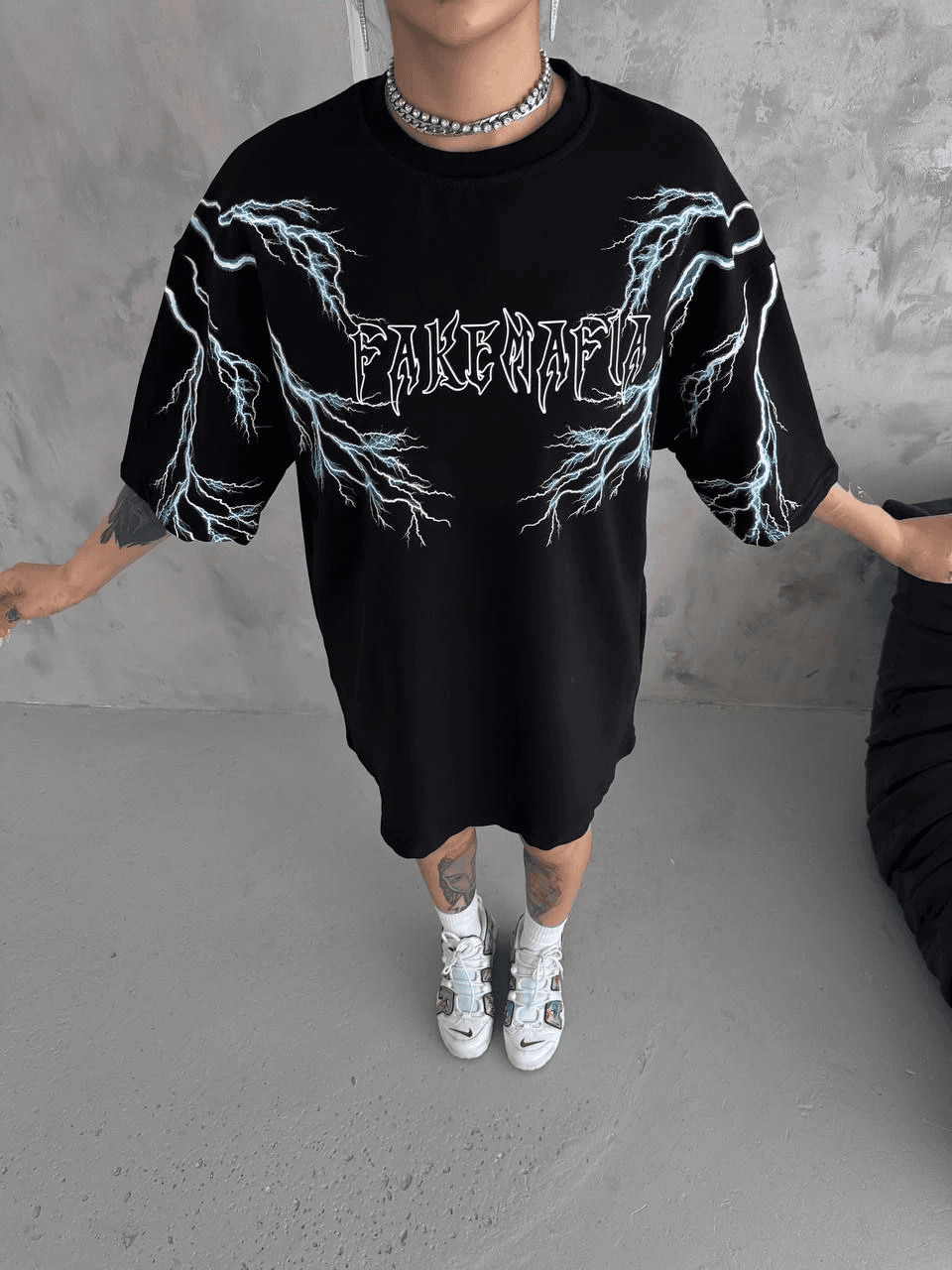 Kadın Bisiklet Yaka Yıldırım Baskılı Kısa kol Oversize T-Shirt - Siyah — görsel 1 / 2
