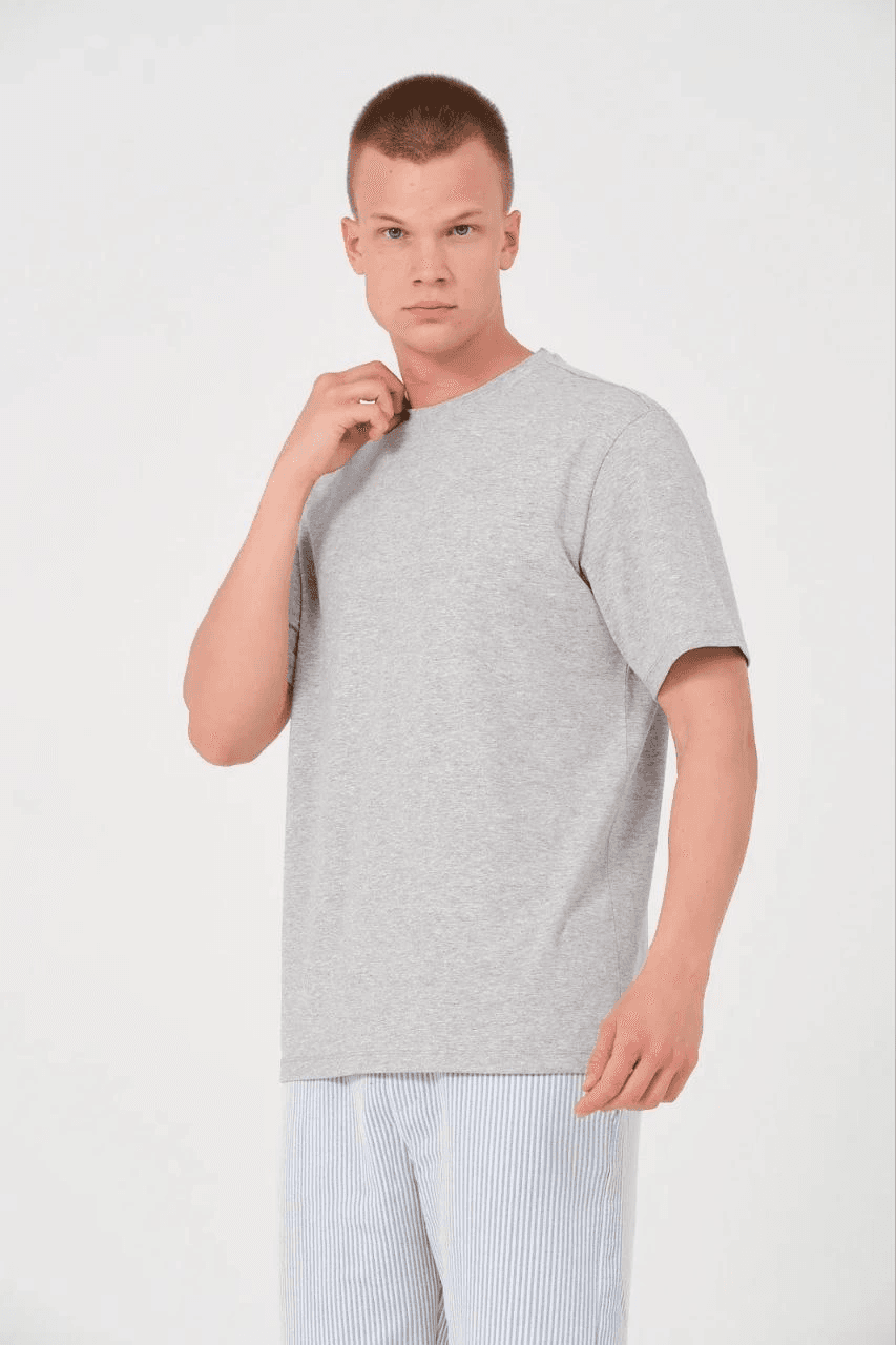 Erkek Düz T-Shirt Kısa Kol Bisiklet Yaka Regular Fit Rahat Kalıp Günlük Tişört - Gri — görsel 1 / 4