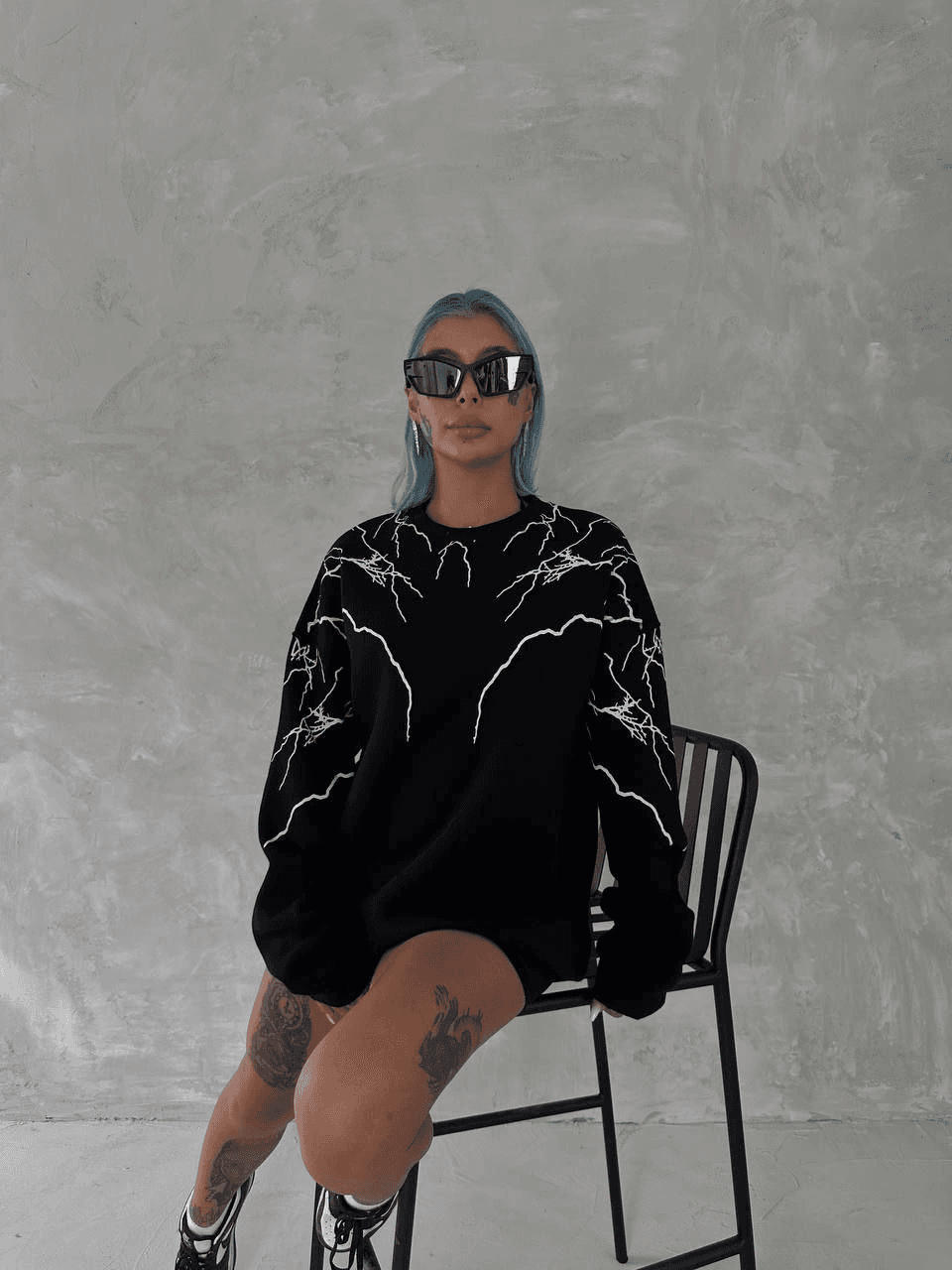 Kadın Yıldırım Baskılı Bisiklet Yaka 3 iplik pamuklu SweatShirt - Siyah — görsel 1 / 3