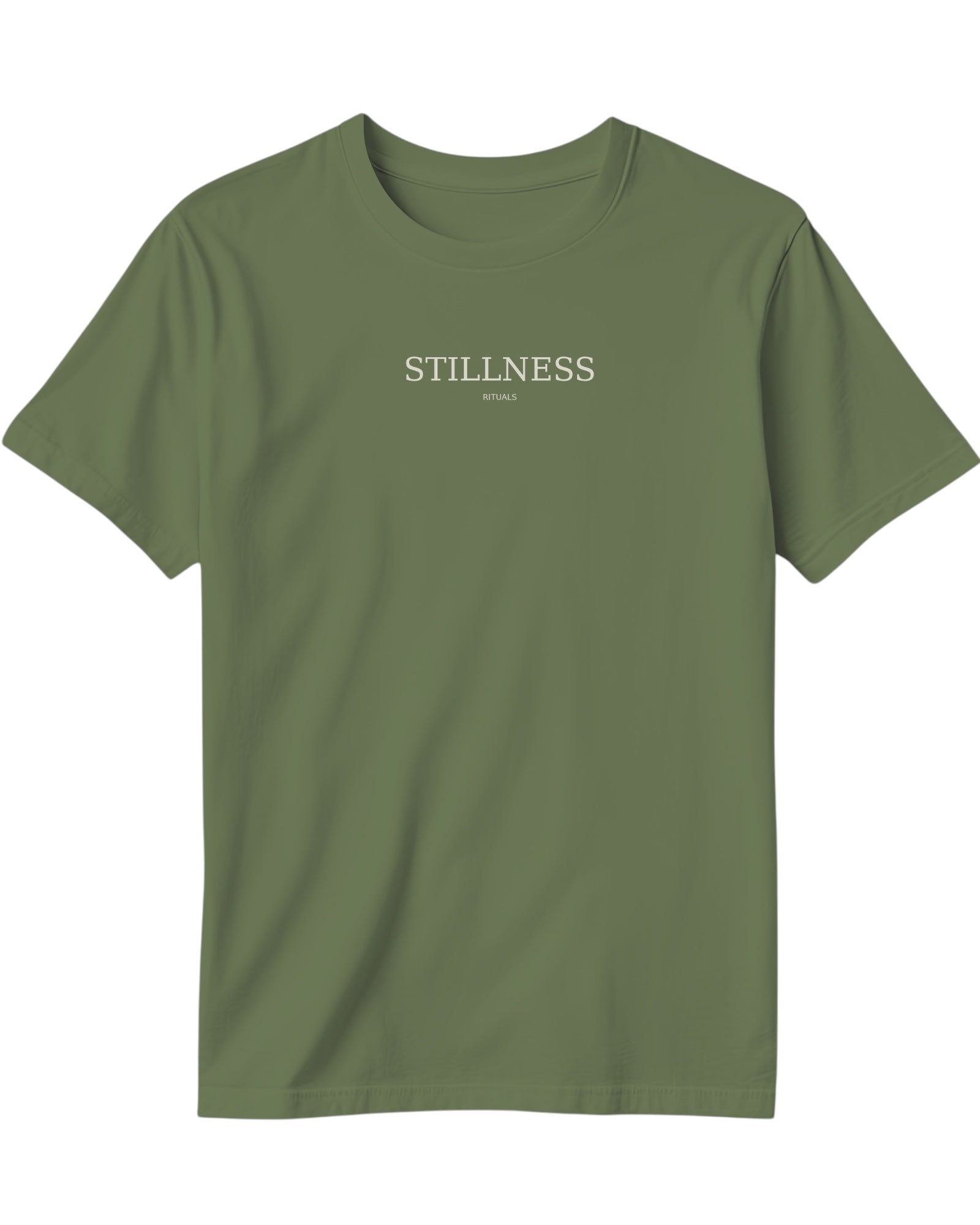 ArvoCulture marka haki yeşil, pamuklu, oversize tişört. Ön kısmında "STILLNESS RITUALS" yazısı bulunur.