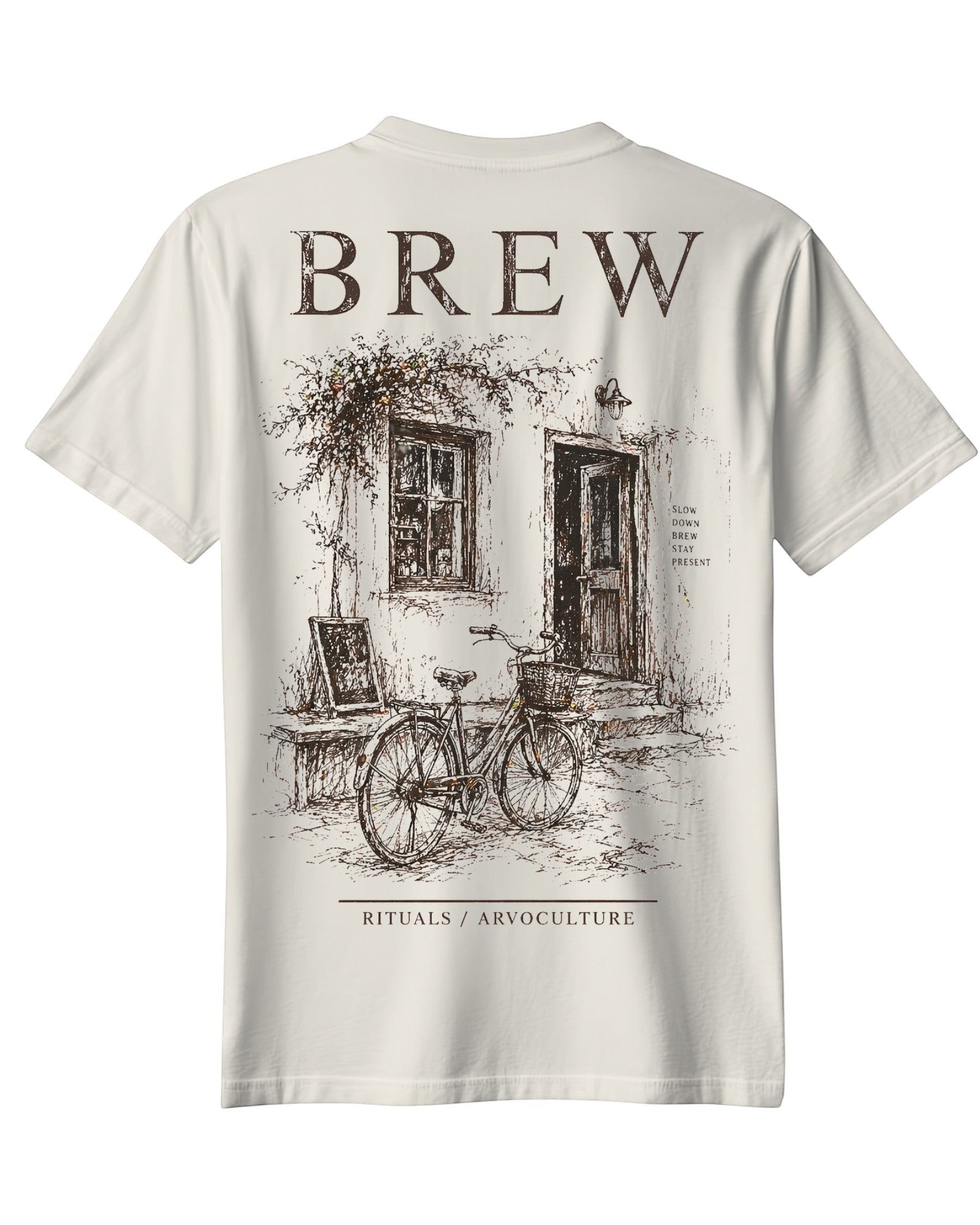 ArvoCulture marka, krem rengi, pamuklu, oversize tişört. Önünde bisiklet ve eski bir bina çizimi, üzerinde "BREW" yazısı.