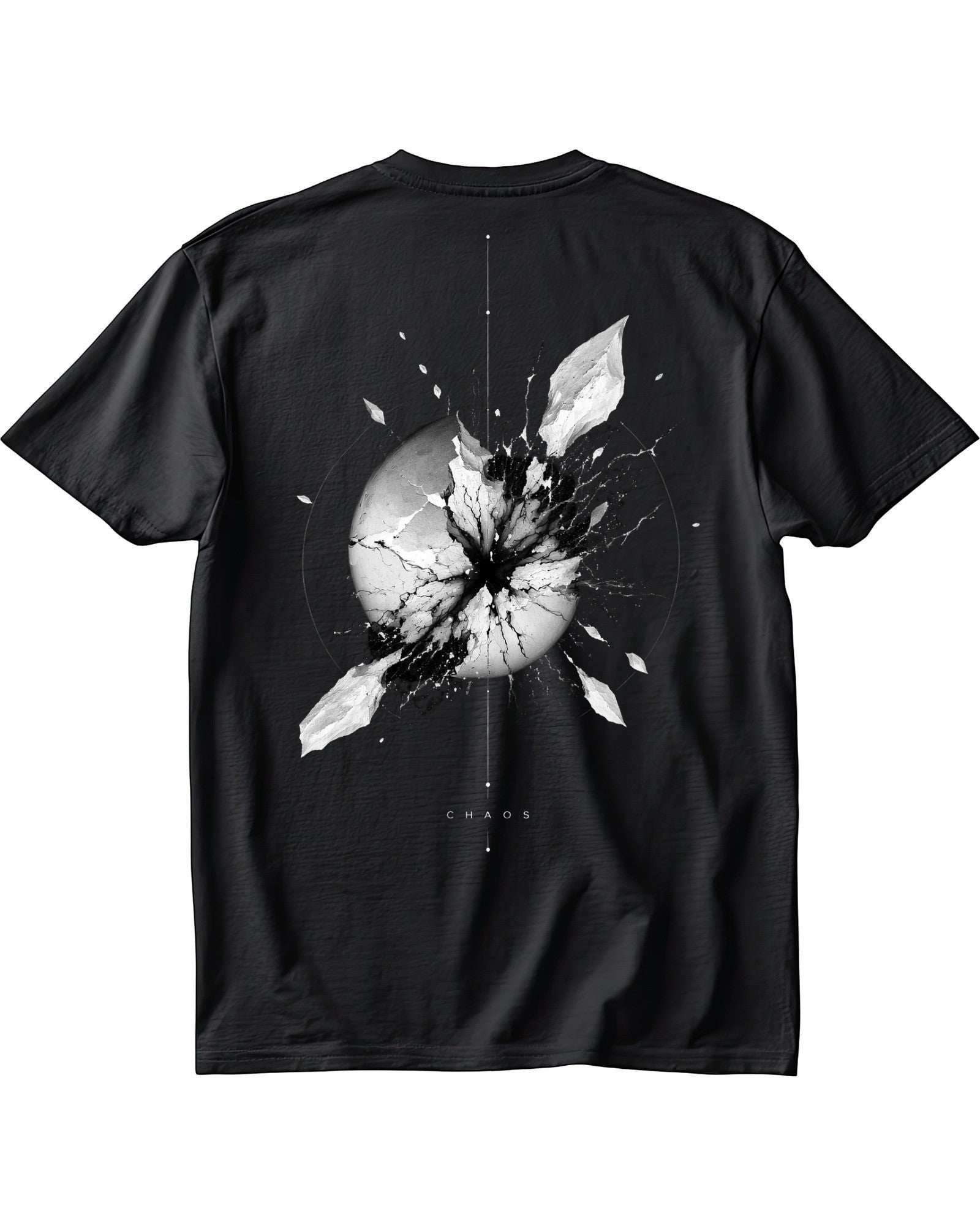 ArvoCulture marka siyah, oversize, pamuklu tişört. Arkasında soyut, beyaz ve gri renklerde patlayan bir küre ve 'CHAOS' yazısı bulunan grafik baskı.
